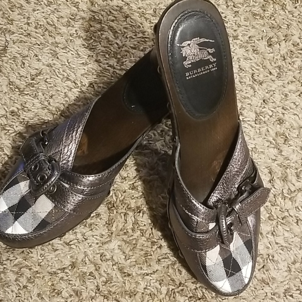 Burberry nova check clogs